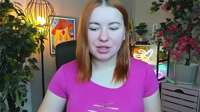 Snapshot of LAYLAxSTAR chatting on 2, 12, 2025 LAYLAxSTAR online show from 2, 12, 2025