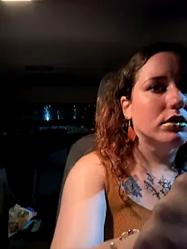 Snapshot of poppergirl69 chatting on 4, 10, 2025 poppergirl69 online show from 4, 10, 2025