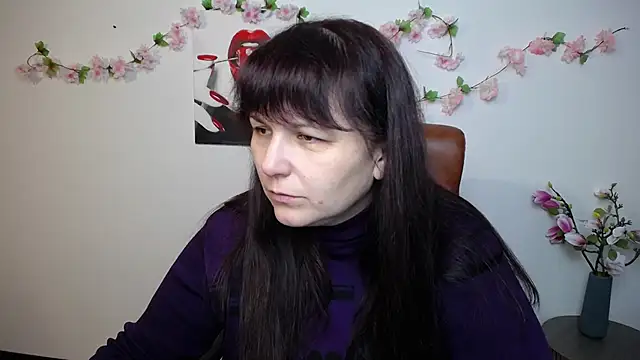 Snapshot of AliceInksSweetty chatting on 8, 11, 2025 AliceInksSweetty online show from 8, 11, 2025