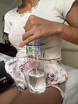 DulceMya6 online show from 10, 3, 2026