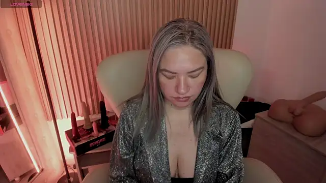 MarianL0ve online show from 2, 3, 2025