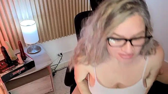 MarianL0ve online show from 15, 11, 2025