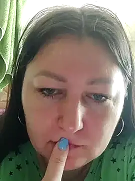 Snapshot of Rini333 chatting on 9, 6, 2026 Rini333 online show from 9, 6, 2026