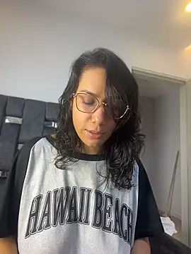 PilarJones  online show from 19, 4, 2026