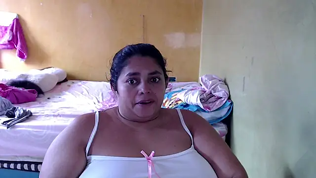 yulieth bbw online show from 17, 5, 2026