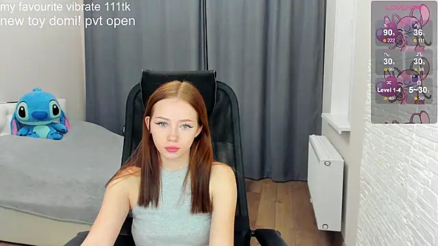 Hot Mia  online show from 2, 12, 2024