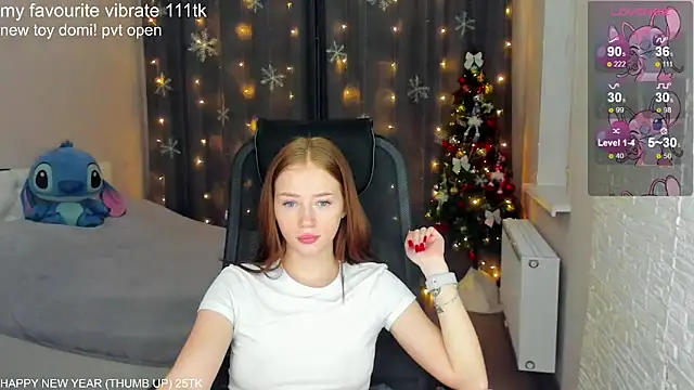 Hot Mia  online show from 12, 12, 2024