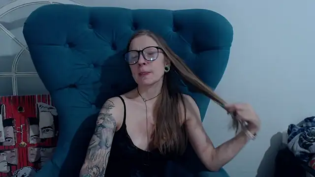 Snapshot of alexandra_zaryanova chatting on 4, 2, 2025 alexandra zaryanova online show from 4, 2, 2025