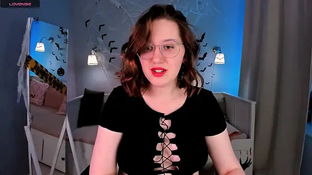 Charmy Gracy online show from 30, 10, 2025