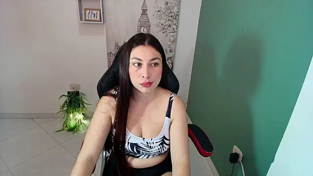 Snapshot of bella_99_ chatting on 3, 11, 2025 bella 99 online show from 3, 11, 2025