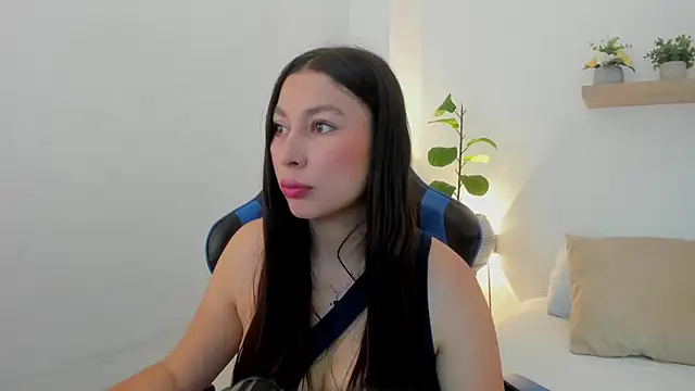 Snapshot of bella_99_ chatting on 14, 7, 2026 bella 99 online show from 14, 7, 2026