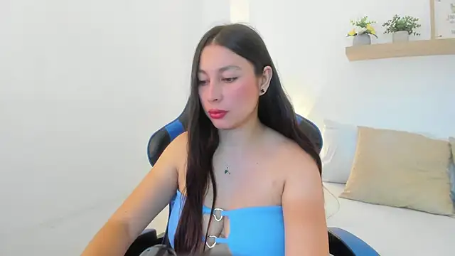 Snapshot of bella_99_ chatting on 17, 7, 2026 bella 99 online show from 17, 7, 2026