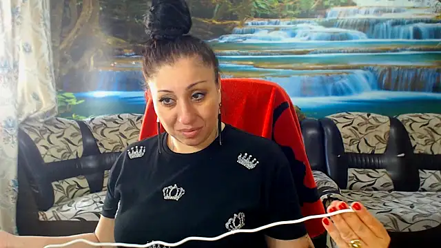 Snapshot of MoistMady chatting on 15, 4, 2026 MoistMady online show from 15, 4, 2026