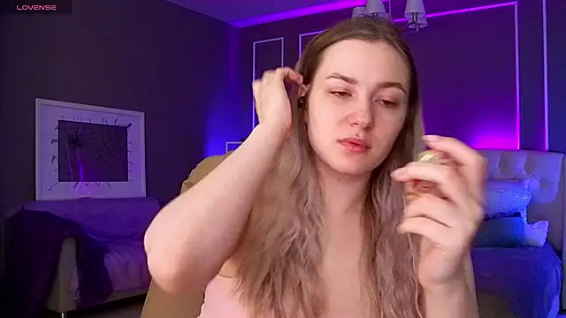 elinanortas online show from 5, 11, 2025