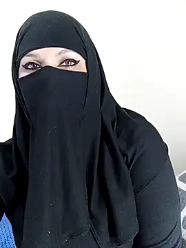 Snapshot of evelyn__salah chatting on 8, 6, 2026 evelyn salah online show from 8, 6, 2026