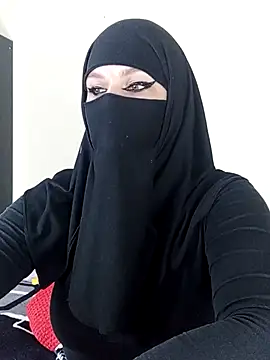 Snapshot of evelyn__salah chatting on 23, 6, 2026 evelyn salah online show from 23, 6, 2026