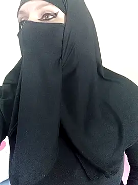 Snapshot of evelyn__salah chatting on 17, 7, 2026 evelyn salah online show from 17, 7, 2026