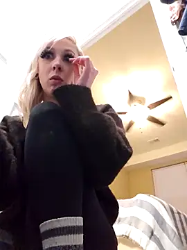 AmethystFoxx online show from 4, 12, 2025