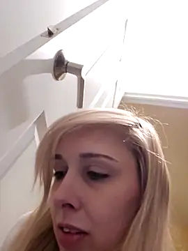 Snapshot of AmethystFoxx chatting on 21, 12, 2025 AmethystFoxx online show from 21, 12, 2025