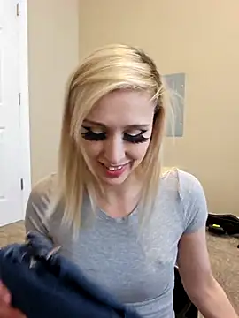 Snapshot of AmethystFoxx chatting on 2, 2, 2026 AmethystFoxx online show from 2, 2, 2026