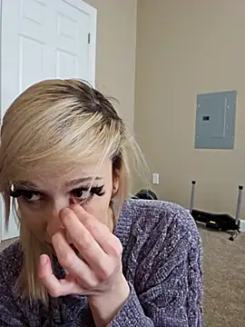 Snapshot of AmethystFoxx chatting on 11, 2, 2026 AmethystFoxx online show from 11, 2, 2026