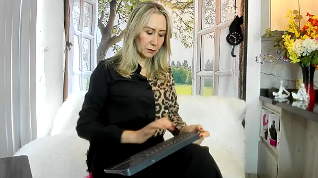 ashleymilf 1 online show from 3, 4, 2026