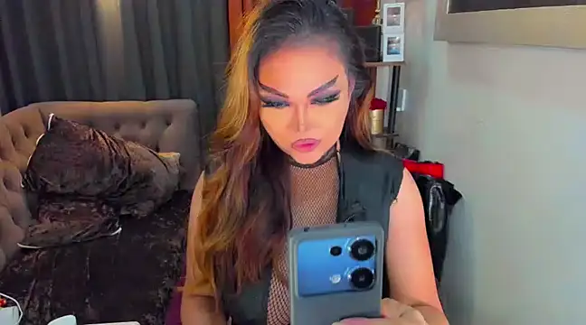 Snapshot of AsianHotieTS chatting on 5, 2, 2025 AsianHotieTS online show from 5, 2, 2025