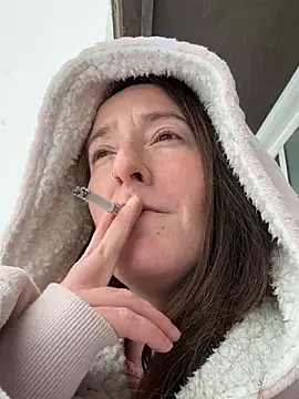 Snapshot of Mini_And_The_Bear chatting on 19, 2, 2026 Mini And The Bear online show from 19, 2, 2026