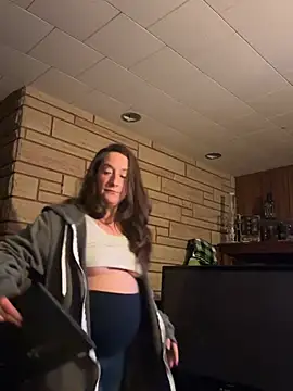 Snapshot of Mini_And_The_Bear chatting on 25, 2, 2026 Mini And The Bear online show from 25, 2, 2026