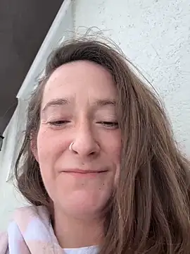 Snapshot of Mini_And_The_Bear chatting on 27, 2, 2026 Mini And The Bear online show from 27, 2, 2026