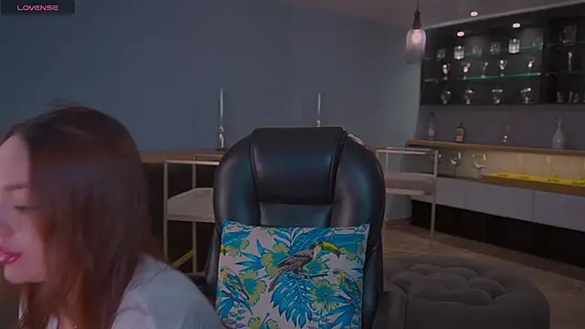 NaomiSainz online show from 9, 10, 2025