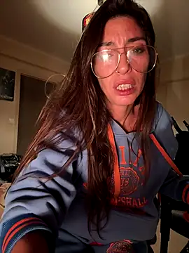 Snapshot of amanilouve chatting on 1, 11, 2025 amanilouve online show from 1, 11, 2025