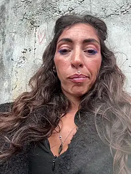 Snapshot of amanilouve chatting on 22, 4, 2026 amanilouve online show from 22, 4, 2026