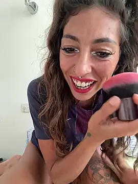 Snapshot of amanilouve chatting on 30, 5, 2026 amanilouve online show from 30, 5, 2026