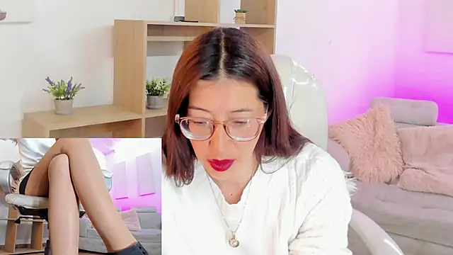 Snapshot of Antonnella_3 chatting on 7, 10, 2025 Antonnella 3 online show from 7, 10, 2025