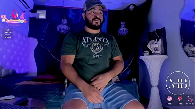 Snapshot of MichaelBear_ chatting on 29, 10, 2025 MichaelBear online show from 29, 10, 2025