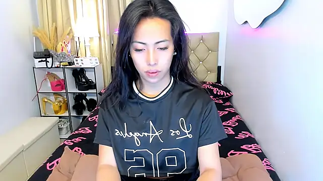 reighnempress online show from 28, 2, 2025