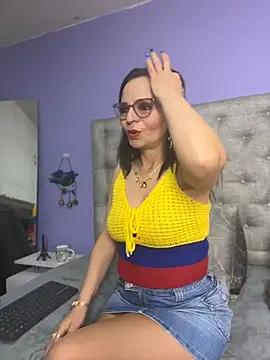 Snapshot of Miss_ellien chatting on 25, 6, 2026 Miss ellien online show from 25, 6, 2026