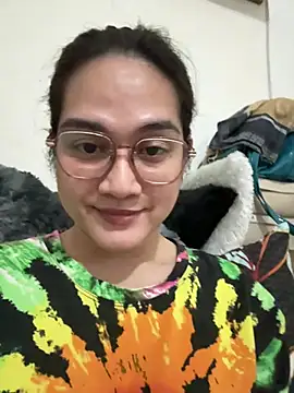 Snapshot of MarieLoveGlamorous chatting on 7, 5, 2026 MarieLoveGlamorous online show from 7, 5, 2026