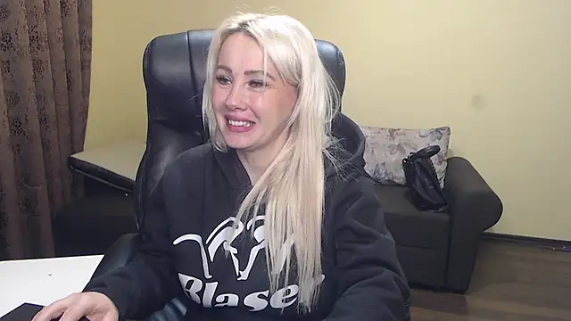 Snapshot of KandyHellenx chatting on 15, 1, 2026 KandyHellenx online show from 15, 1, 2026