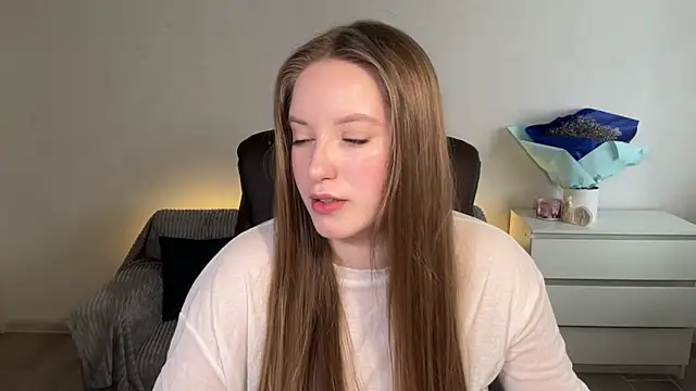 EvaMaddison online show from 8, 4, 2026