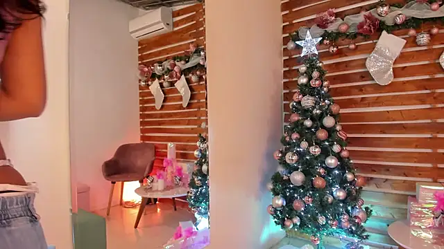 Snapshot of _MeganRain chatting on 14, 12, 2025 MeganRain online show from 14, 12, 2025