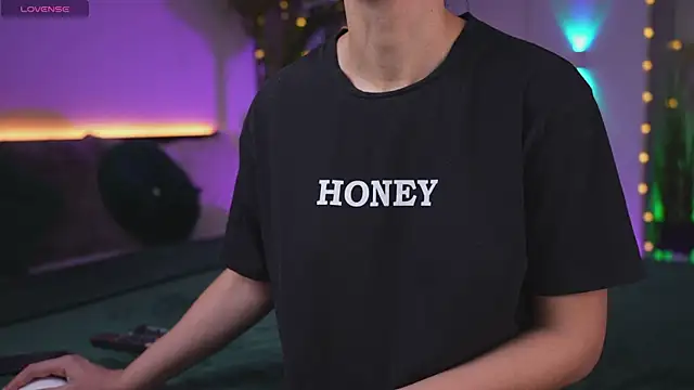 Snapshot of Lorettelorena chatting on 10, 11, 2025 Lorettelorena online show from 10, 11, 2025