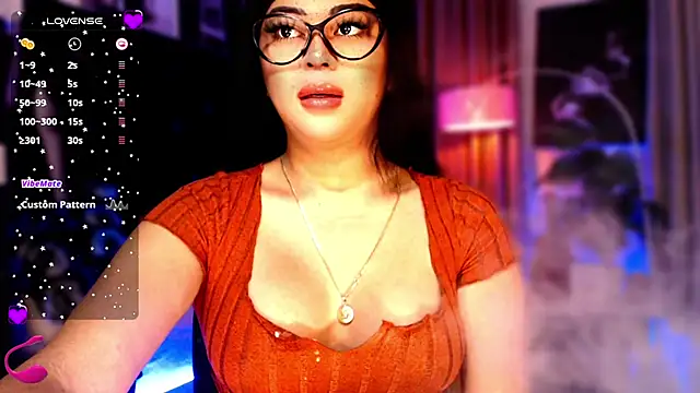 Snapshot of Thalia_Cambridge chatting on 2, 11, 2025 Thalia Cambridge online show from 2, 11, 2025