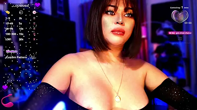 Snapshot of Thalia_Cambridge chatting on 6, 11, 2025 Thalia Cambridge online show from 6, 11, 2025