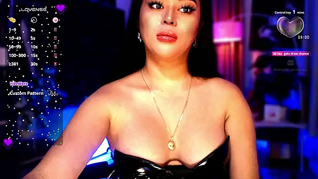 Snapshot of Thalia_Cambridge chatting on 8, 11, 2025 Thalia Cambridge online show from 8, 11, 2025