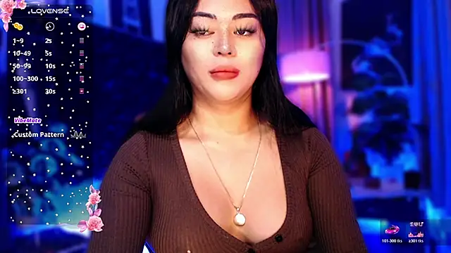 Snapshot of Thalia_Cambridge chatting on 13, 11, 2025 Thalia Cambridge online show from 13, 11, 2025