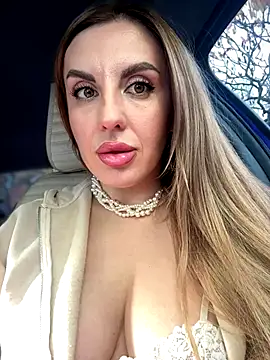 Snapshot of Kalli_Fornia chatting on 23, 10, 2025 Kalli Fornia online show from 23, 10, 2025