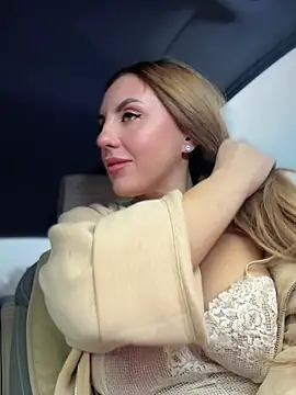 Snapshot of Kalli_Fornia chatting on 8, 11, 2025 Kalli Fornia online show from 8, 11, 2025