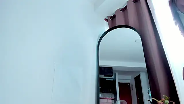 HannaMoom online show from 17, 1, 2025